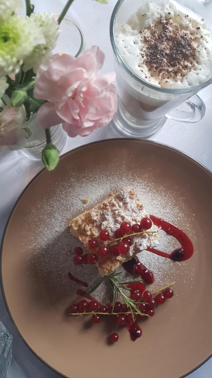 Folwark Tumiany Pokoje & Restauracja Eksteriør bilde