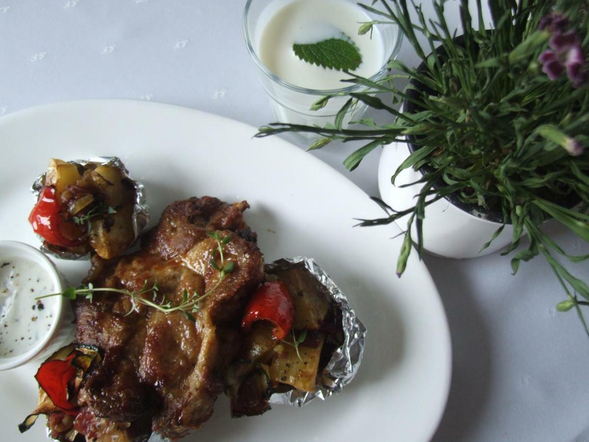 Folwark Tumiany Pokoje & Restauracja Eksteriør bilde